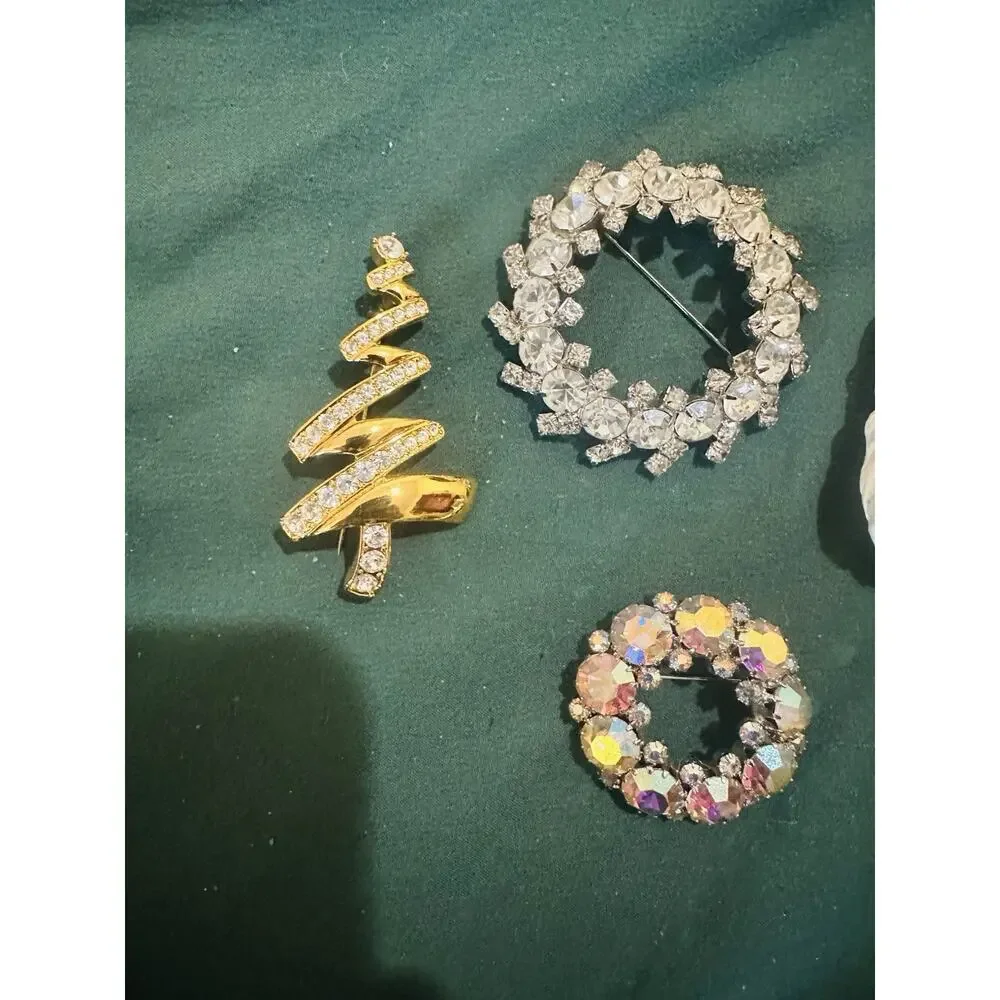 Vintage Pins/Brooches Set of 4